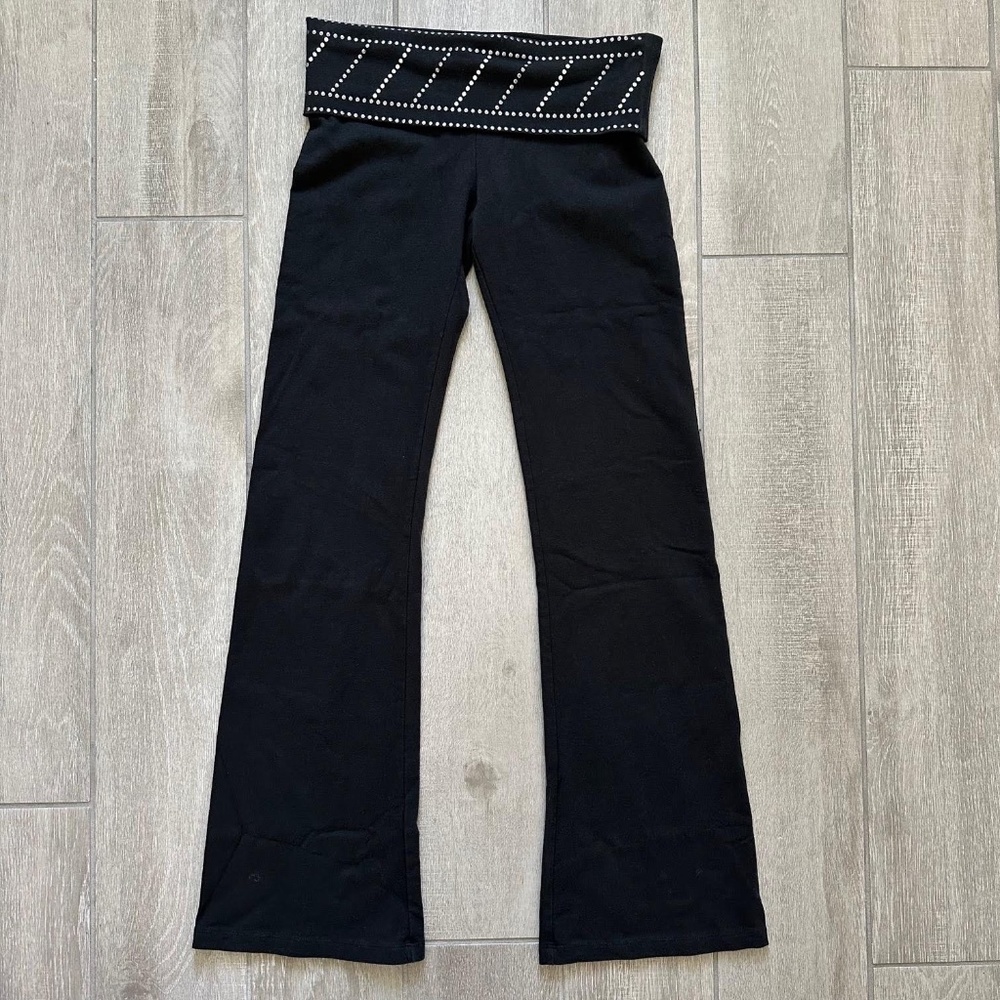 Victoria’s Secret Original Fold Over Flap Yoga Pants with Metal Design / Small